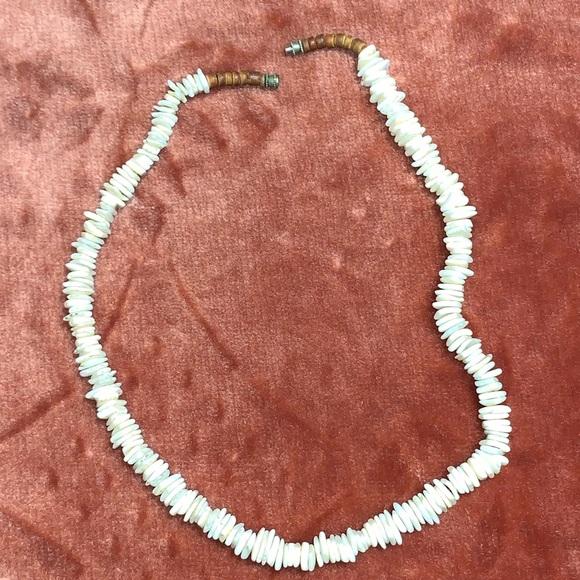 Mother of Pearl Shell Necklace - Picture 7 of 7